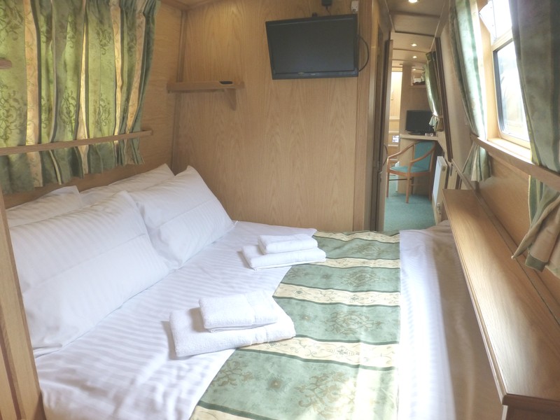  Regency 6D's King Size Cabin 